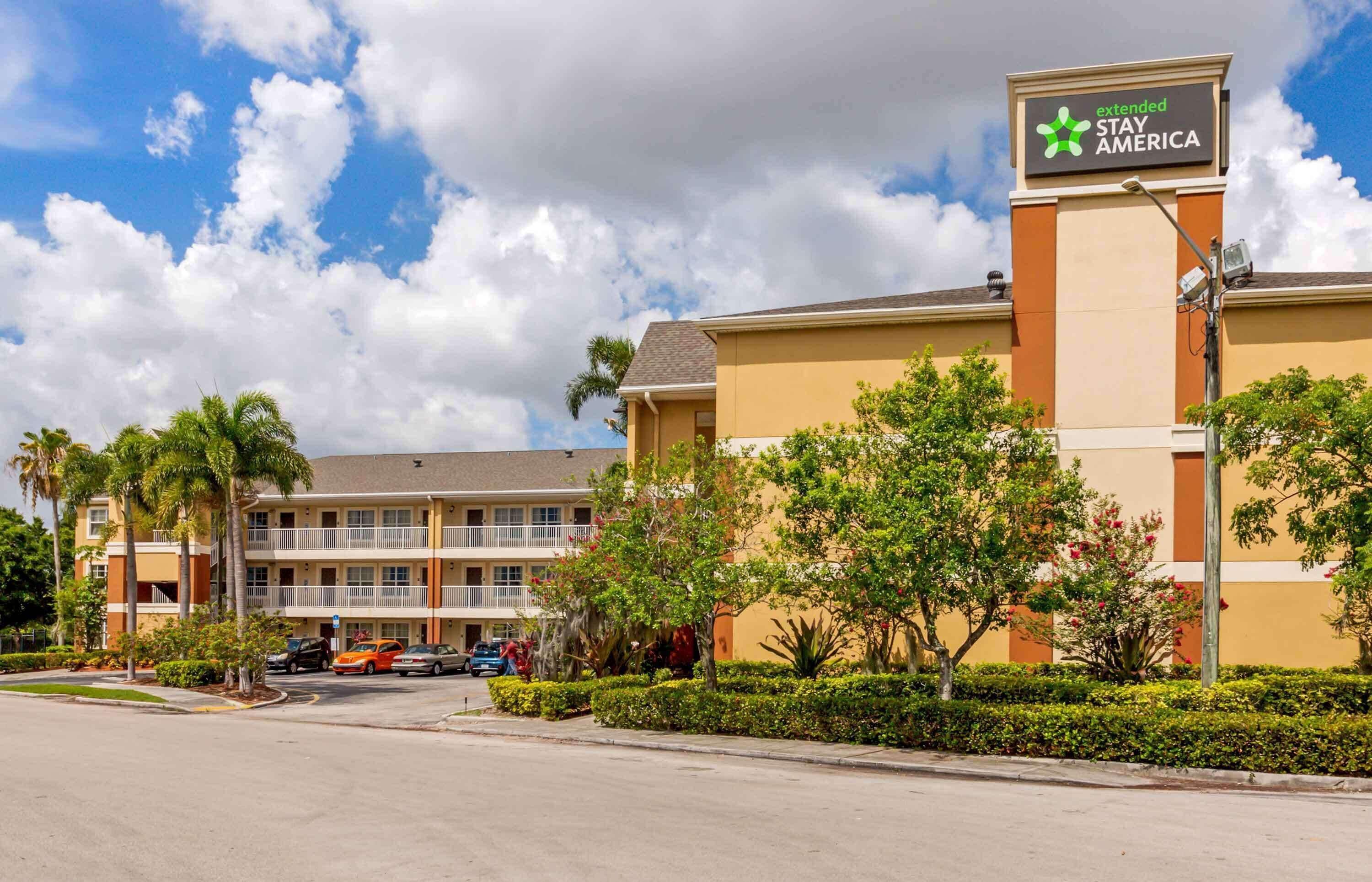 Where to Stay Near Richardson Historic Park: 8 Airport Hotels