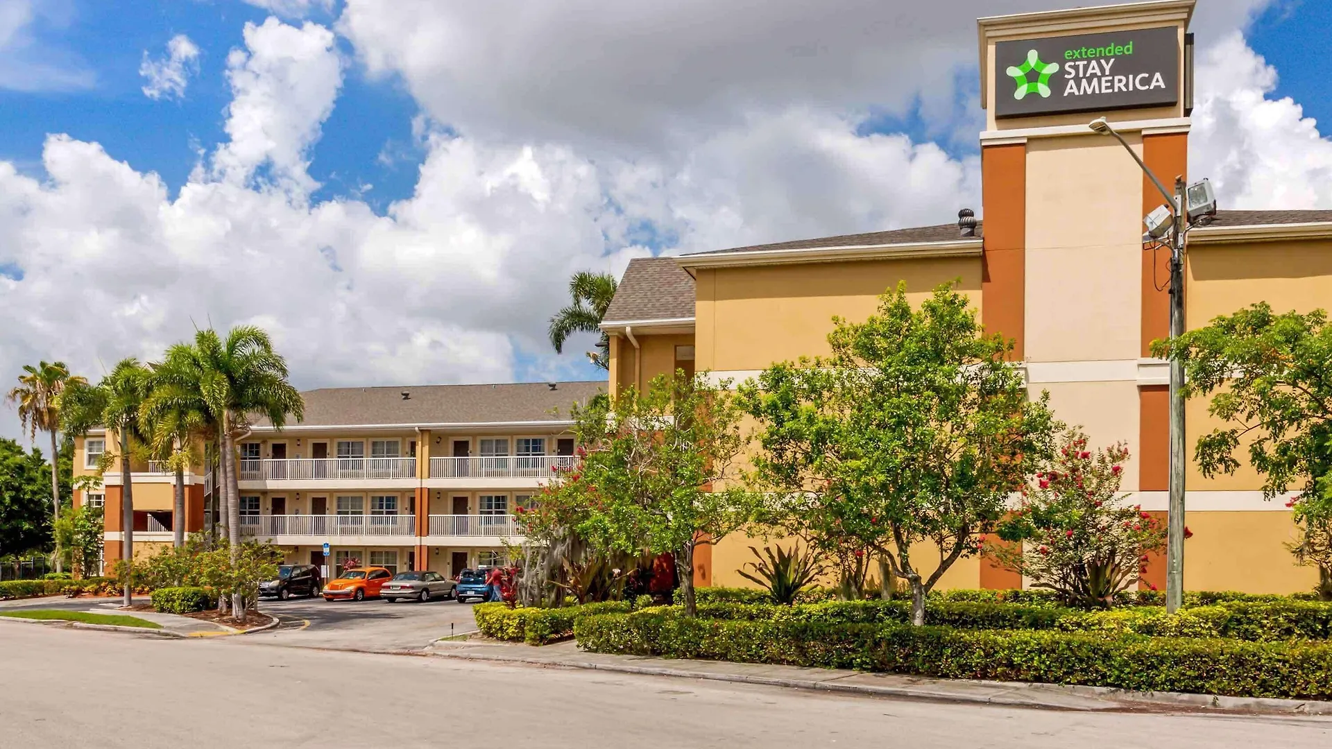 Where to Stay Near Richardson Historic Park: 8 Airport Hotels